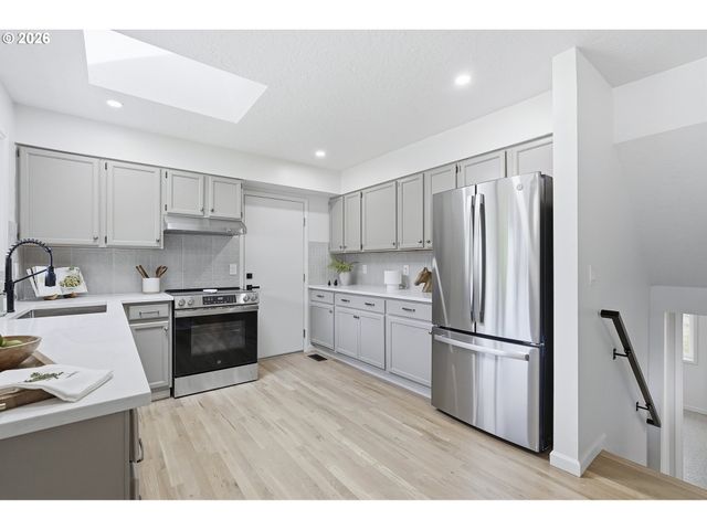 14175 Sw Bonnie Brae St, Beaverton, OR 97005