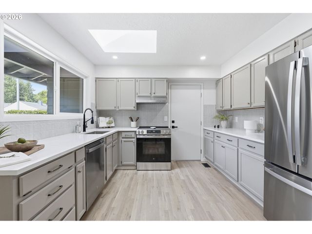 14175 Sw Bonnie Brae St, Beaverton, OR 97005