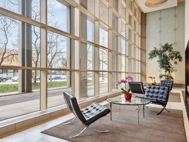 5320 N Sheridan Road 310, Chicago, IL 60640