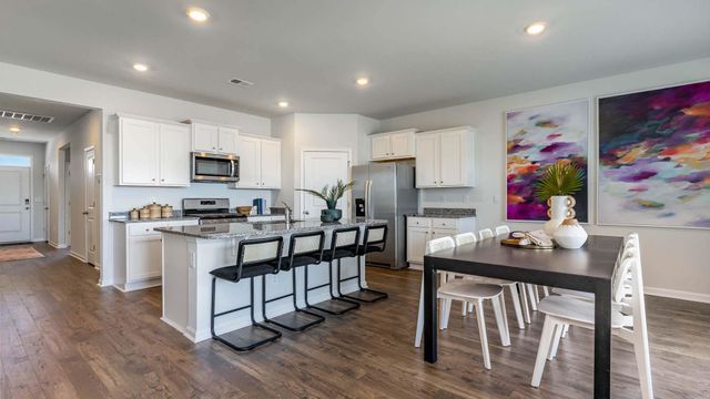 303 Glade Ct., Loris, SC 29569