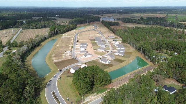 303 Glade Ct., Loris, SC 29569
