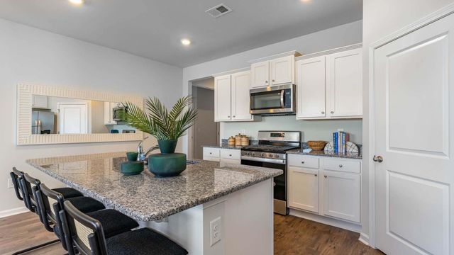303 Glade Ct., Loris, SC 29569
