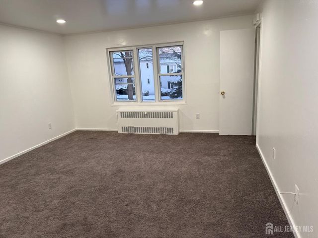 37-B Garfield Park, Edison, NJ 08837