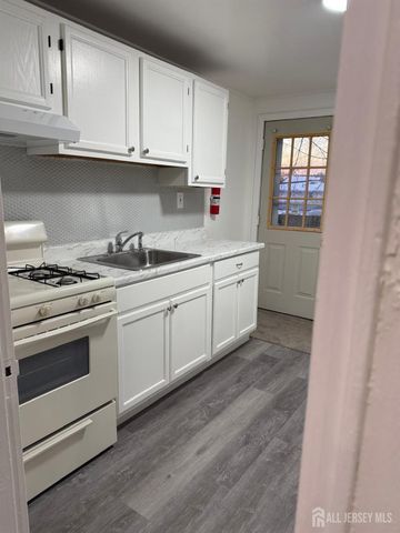 37-B Garfield Park, Edison, NJ 08837