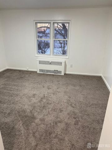 37-B Garfield Park, Edison, NJ 08837