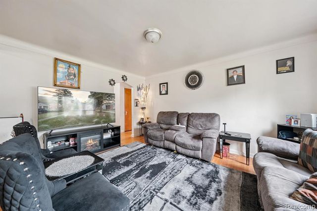 26531 Sunningdale Drive, Inkster, MI 48141