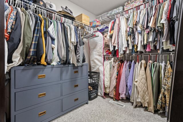 1438 Suntree Drive, West Fargo, ND 58078