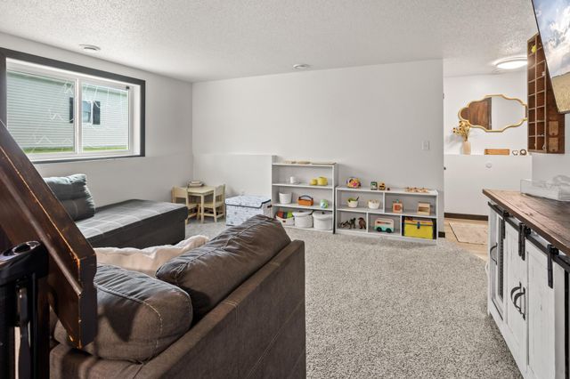 1438 Suntree Drive, West Fargo, ND 58078