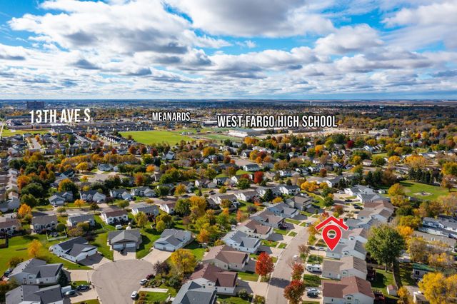 1438 Suntree Drive, West Fargo, ND 58078