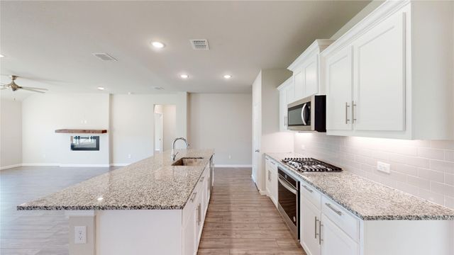 603 Cherry Hills Road, Red Oak, TX 75154