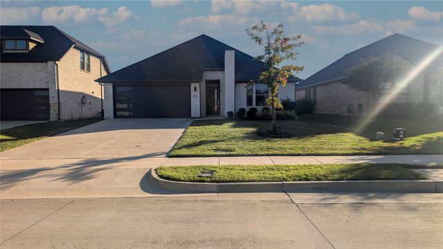 603 Cherry Hills Road, Red Oak, TX 75154