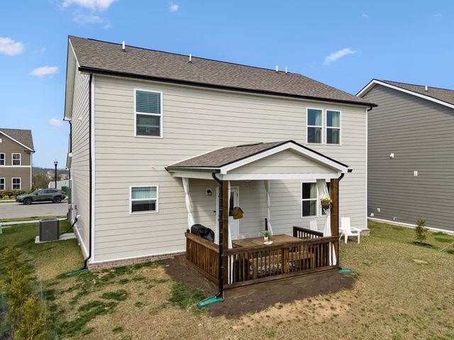 131 Glacier Way, La Vergne, TN 37086