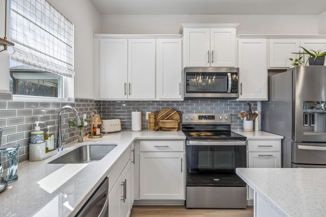 131 Glacier Way, La Vergne, TN 37086