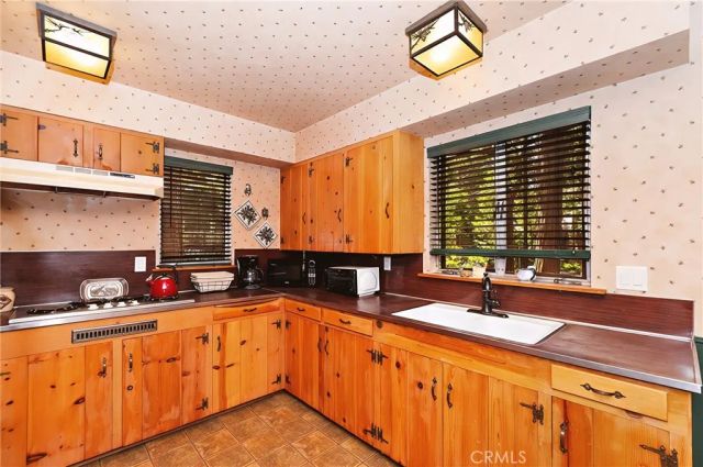 157 Bret Harte Road, Lake Arrowhead, CA 92352