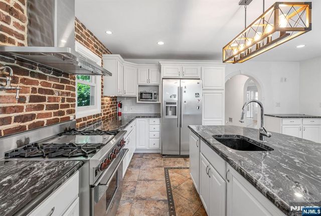 740 River Road, Teaneck, NJ 07666