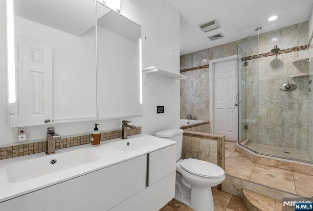 740 River Road, Teaneck, NJ 07666