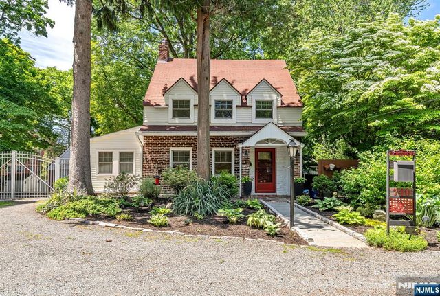 740 River Road, Teaneck, NJ 07666