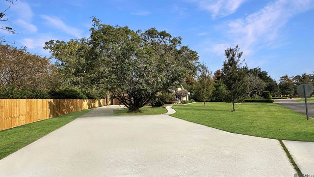 5929 Menlo Dr, Baton Rouge, LA 70808