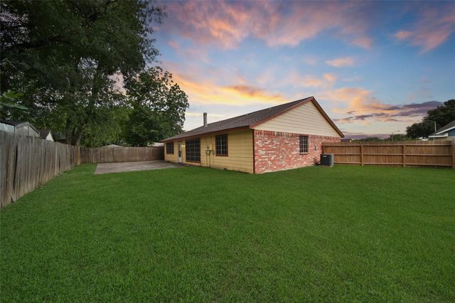 3450 Hartington Drive, Houston, TX 77066