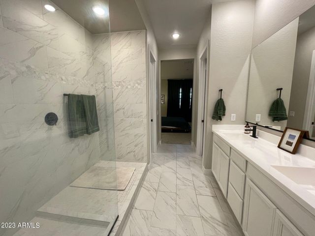 14030 W DESERT FLOWER Drive, Goodyear, AZ 85395