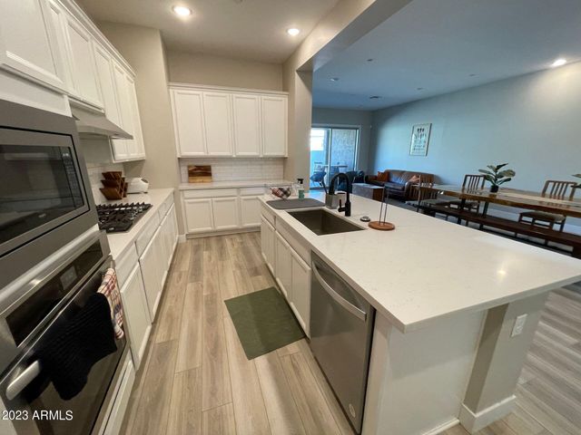 14030 W DESERT FLOWER Drive, Goodyear, AZ 85395