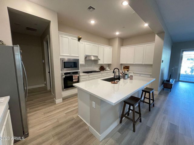 14030 W DESERT FLOWER Drive, Goodyear, AZ 85395