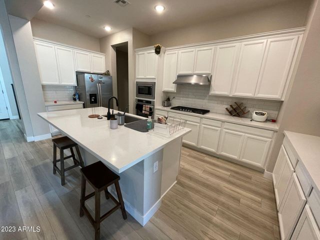 14030 W DESERT FLOWER Drive, Goodyear, AZ 85395