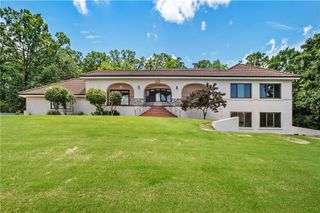 1001 E Oaks Manor Drive, Fayetteville, AR 72703