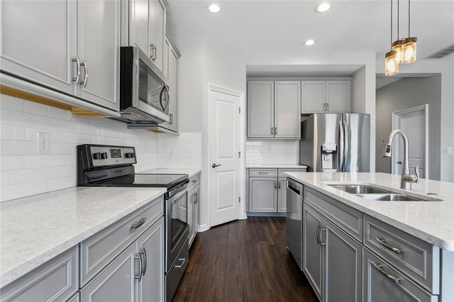 1221 MONTGOMERY BELL ROAD, Wesley Chapel, FL 33543