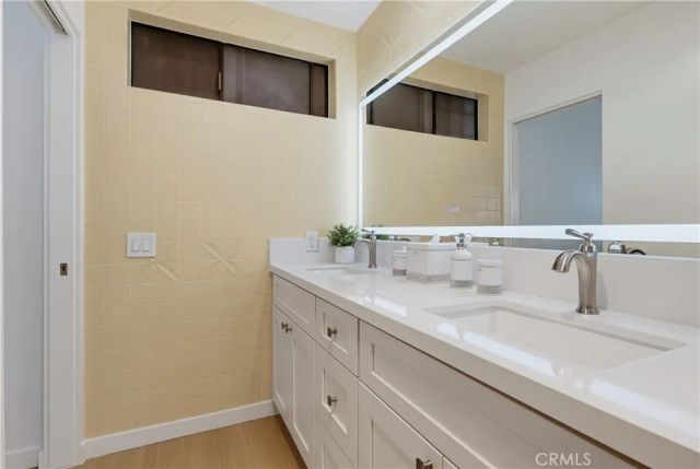 728 E Kensington Road, Los Angeles, CA 90026