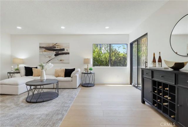 728 E Kensington Road, Los Angeles, CA 90026