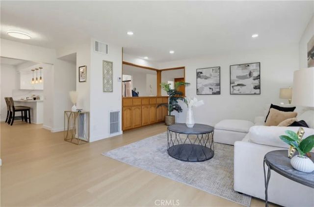 728 E Kensington Road, Los Angeles, CA 90026