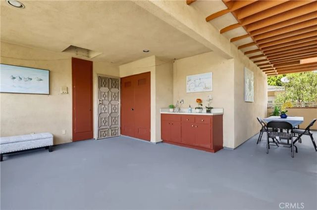 728 E Kensington Road, Los Angeles, CA 90026