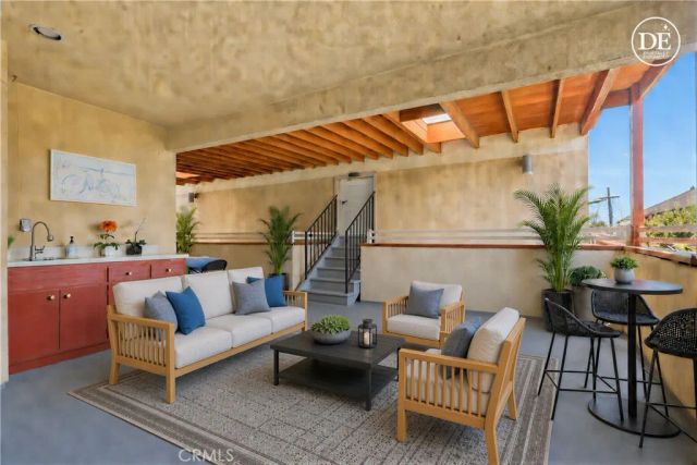 728 E Kensington Road, Los Angeles, CA 90026