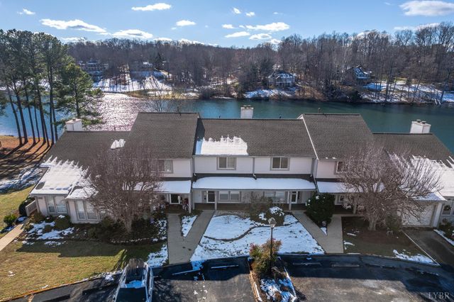 464 Oak Point, Forest, VA 24551