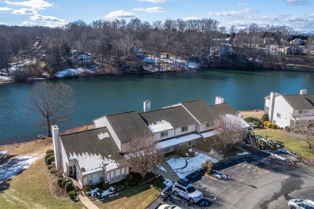 464 Oak Point, Forest, VA 24551