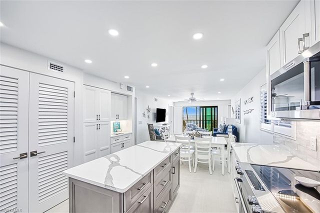 2230 Camino Del Mar DR 3A3, Sanibel, FL 33957
