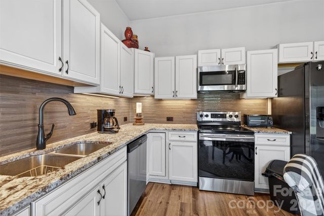615 Kenway Loop, Mooresville, NC 28117