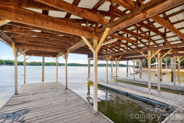 615 Kenway Loop, Mooresville, NC 28117