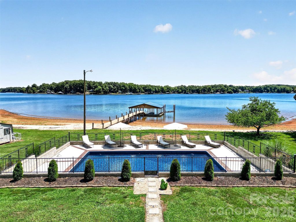 615 Kenway Loop, Mooresville, NC 28117