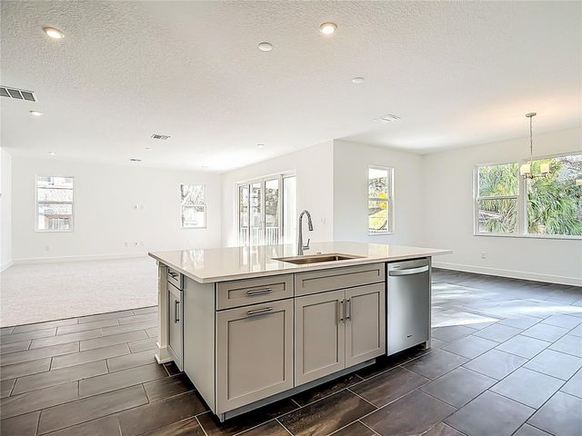 4614 W EUCLID AVENUE, Tampa, FL 33629