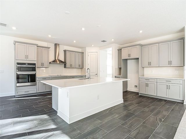 4614 W EUCLID AVENUE, Tampa, FL 33629