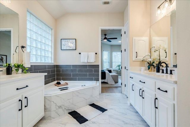 6704 Walebridge LN, Austin, TX 78739