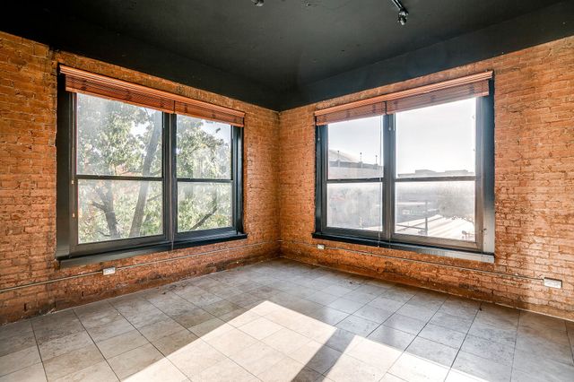 910 Houston Street 301, Fort Worth, TX 76102