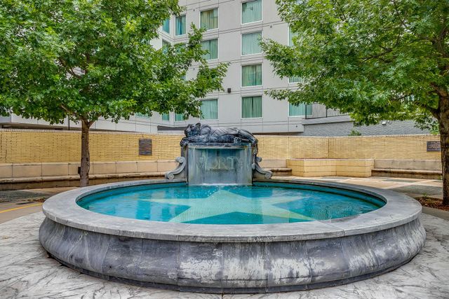 910 Houston Street 301, Fort Worth, TX 76102