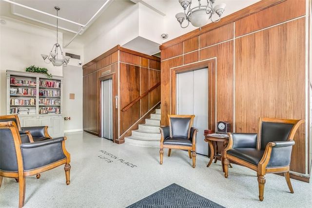 910 Houston Street 301, Fort Worth, TX 76102