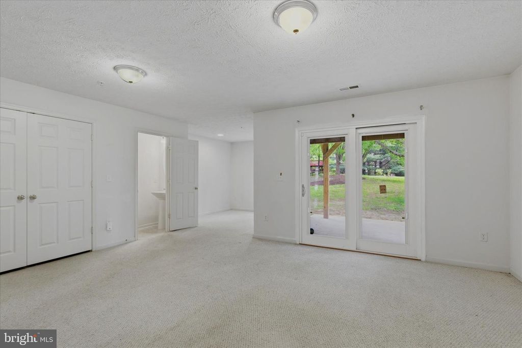 Image 9 of property listing at 4301 LAVENDER LN, Bowie, MD 20720