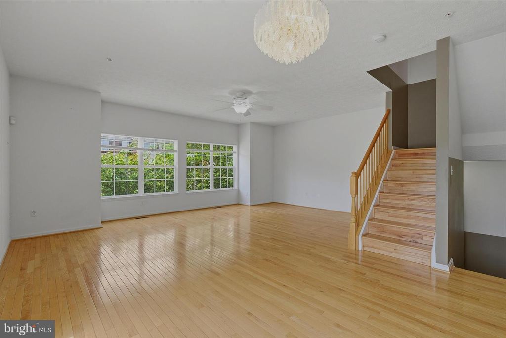 Image 14 of property listing at 4301 LAVENDER LN, Bowie, MD 20720