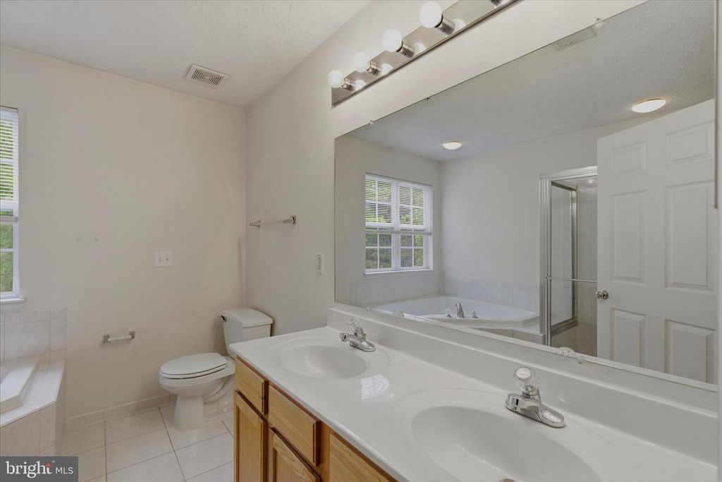 Image 26 of property listing at 4301 LAVENDER LN, Bowie, MD 20720