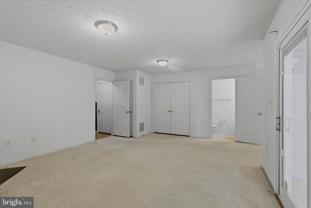 Image 8 of property listing at 4301 LAVENDER LN, Bowie, MD 20720
